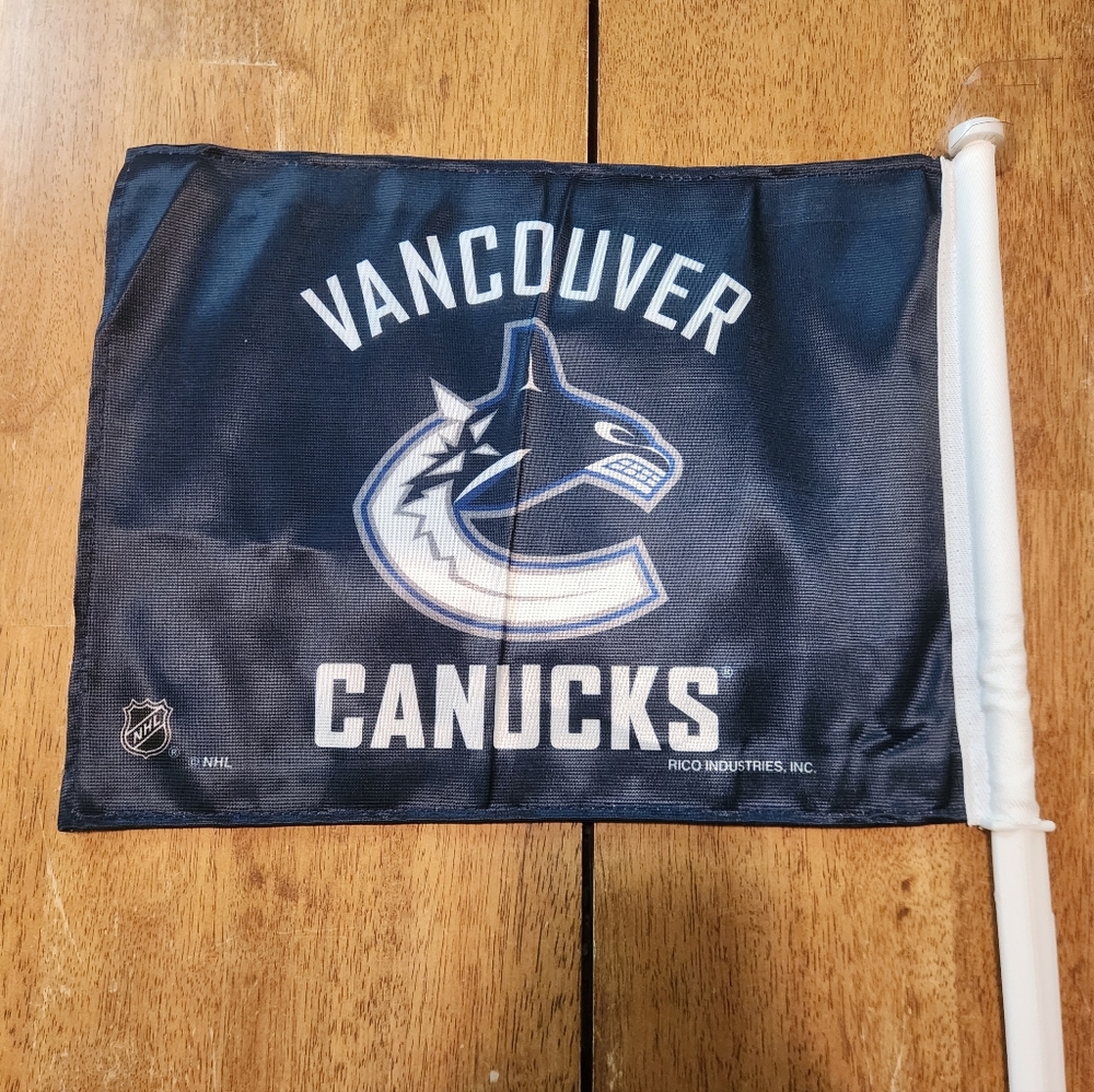 NHL Vancouver Canucks Car Flag - Blue and White - Picture 3 of 5